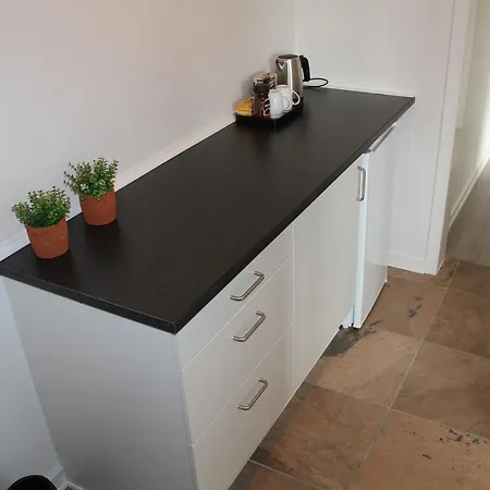 Sleepover לינה וארוחת בוקר *